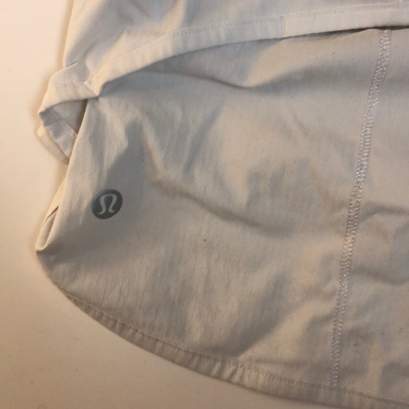 White lulu shorts - Picture 2 of 3